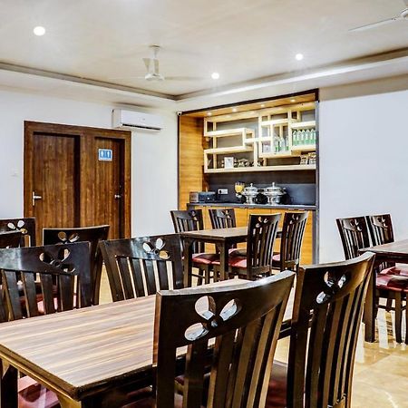 Treebo Trip Seven Olives Andheri Мумбай Екстериор снимка