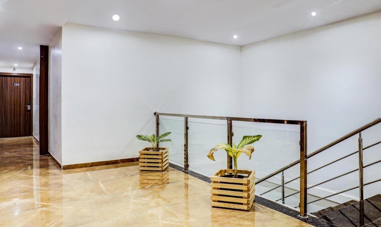Treebo Trip Seven Olives Andheri Мумбай Екстериор снимка