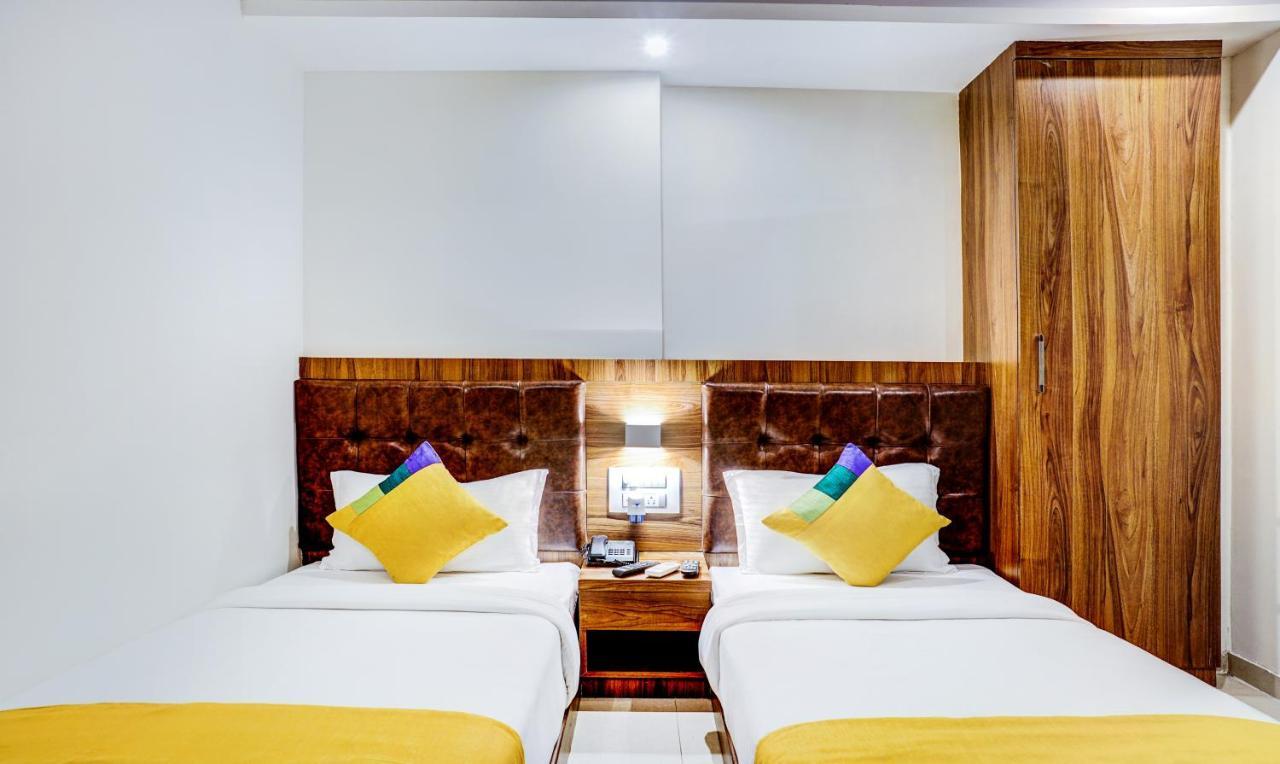 Treebo Trip Seven Olives Andheri Мумбай Екстериор снимка